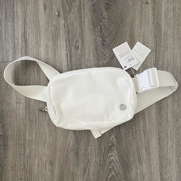 Brand new Lululemon Belt bag Pure White Fanny pack - Picture 1 of 10